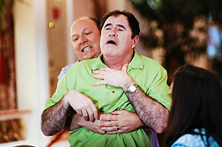 Life in Pieces Season 4 Episode 12 Cabana Hero Action Son