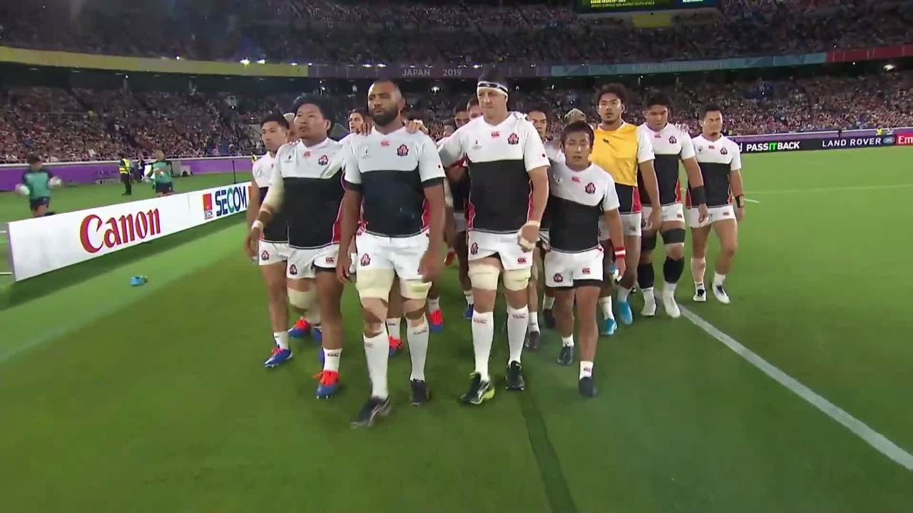 Japan walk in to changing rooms