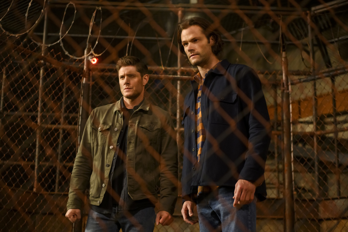 -Supernatural Season 15 Episode 10 Supernatural -- "The Heroes' Journey" -- Image Number: SN1510b_0358bc.jpg -- Pictured (L-R): Jensen Ackles as Dean and Jared Padalecki as Sam -- Photo: Diyah Pera/The CW -- © 2020 The CW Network, LLC. All Rights Reserved.