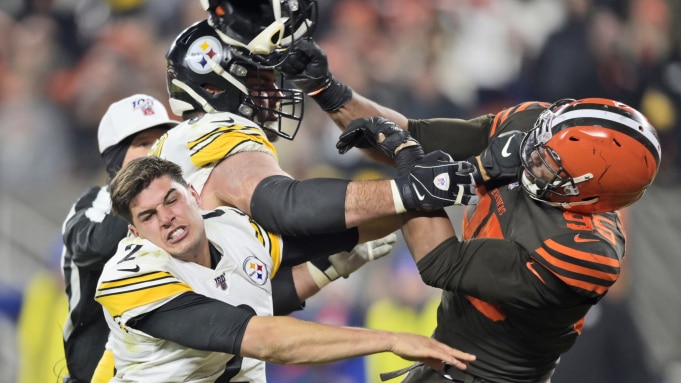 APTOPIX Steelers Browns Football