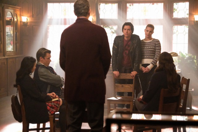 Riverdale -- "Chapter Seventy-Three: The Locked Room-" -- Image Number: RVD416a_0316b -- Pictured (L - R): Doralyn Mui as Joan Berkeley, Sean Depner as Bret Weston Wallis, Cole Sprouse as Jughead Jones, Lili Reinhart as Betty Cooper and Sarah Dejardins as Donna-- Photo:Bettina Strauss/The CW -- © 2020 The CW Network, LLC. All Rights Reserved.