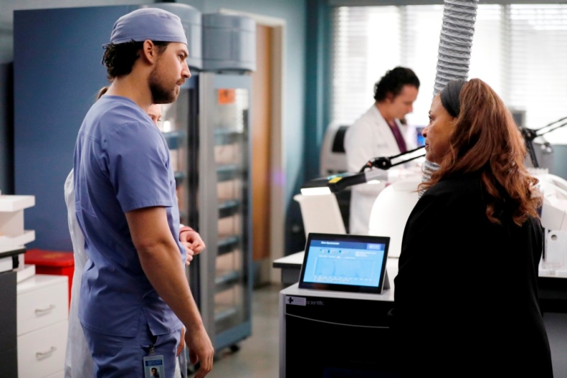 Grey’s Anatomy Finale Recap - Season 16 Episode 21 - Put on a Happy Face