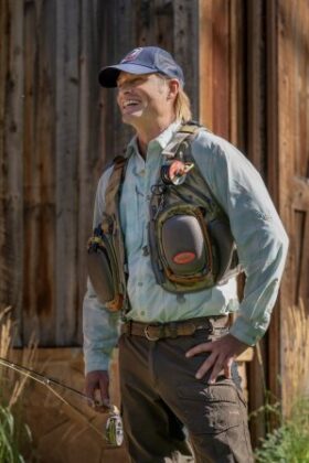 Josh Holloway as Roarke Morris. Episode 5 of Yellowstone - Cowboys and Dreamers