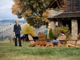 (L-R) Kelly Reilly as Beth Dutton and Kevin Costner as John Dutton. Episode 8 of Yellowstone Yellowstone season 3 - “I Killed a Man Today” Premieres August 9th at 9 P.M.