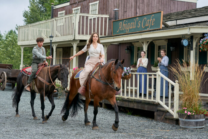 When Calls the Heart Season 8 Episode 2 Photos