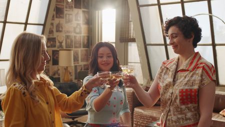 Good Trouble Season 3 Episode 3 Photos SERI DEYOUNG, CIERRA RAMIREZ, MAISIE KLOMPUS