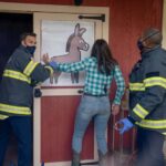911 Season 4 Episode 10 Photos Ryan Guzman, guest star Gloria Votsis and Aisha Hinds