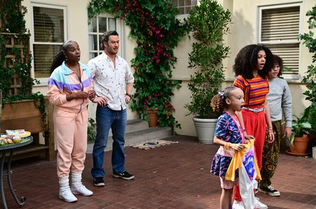 TIKA SUMPTER, MARK-PAUL GOSSELAAR, MYKAL-MICHELLE in Season Finale Mixed-ish Season 2 Episode 13 - Forever Young