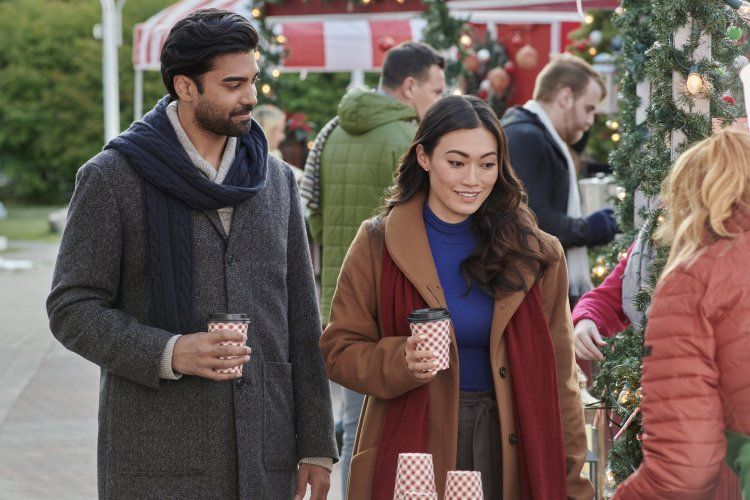 Hallmark's 'Boyfriends of Christmas Past' Movie