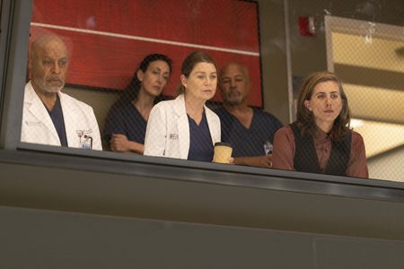 Greys Anatomy season 18 Episode 9 ELLEN POMPEO, E.R. FIGHTMASTER
