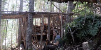 Alone Season 9 Episode 6: As the first month ends, the lack of food and desire to go home rise. Alone Season 9 Episode 6: As the first month ends, the lack of food and desire to go home rise.