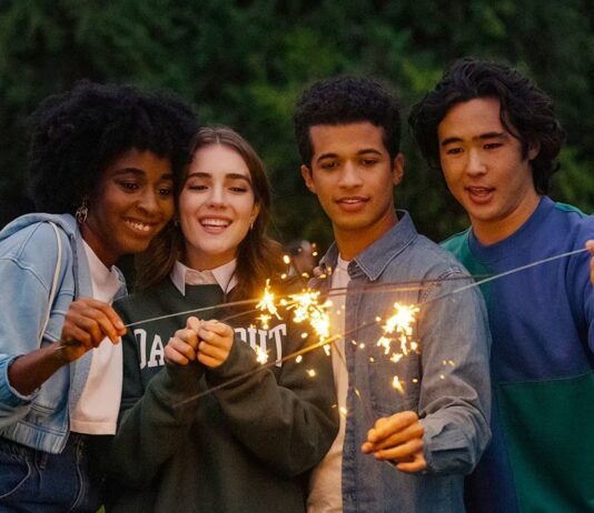 Where is Hello, Goodbye, and Everything in Between Available to Stream? hello-goodbye-and-everything-in-between-2-