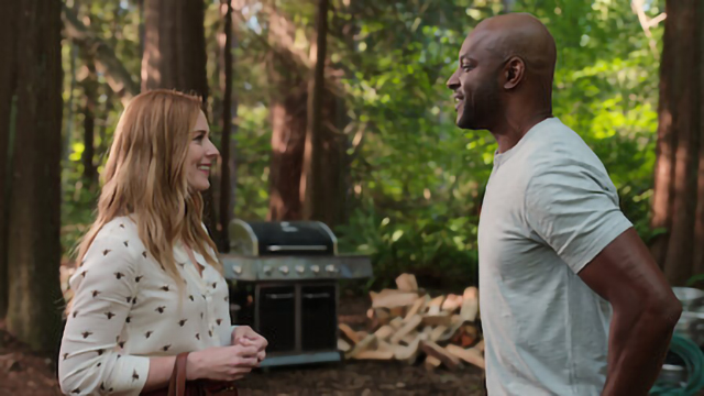 In Virgin River, who does Preacher end up dating Paige or Julia In Virgin River, who does Preacher end up dating Paige or Julia