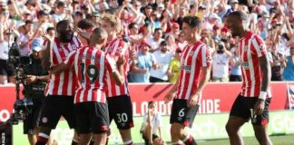 Brentford scored four first-half goals to humiliate Manchester United at Gtech Community Stadium. Brentford scored four first-half goals to humiliate Manchester United at Gtech Community Stadium