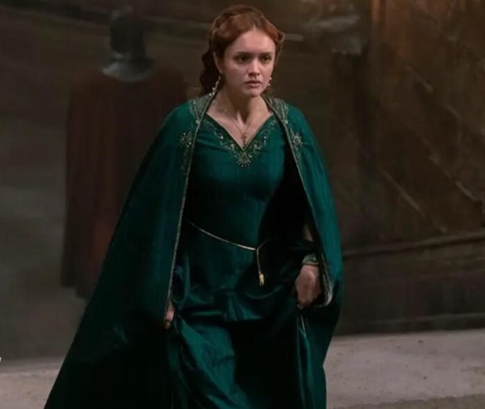 In House of the Dragon: Alicent and Rhaenyra's Outfits Change as they Age