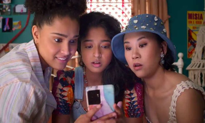 Never Have I Ever S4 - left to right - Lee Rodriguez, Maitreyi Ramakrishnan and Ramona Young-