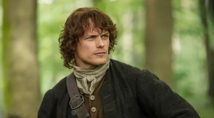Does Jamie Travel Forward in Time in Outlander