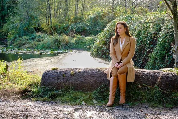 When-Calls-the-Heart-Season-10-Finale-Elizabeth visit her late husband jack's grave-