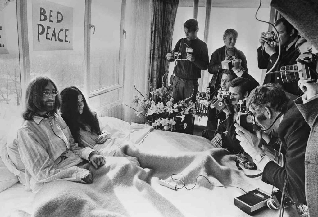 John Lennon Yoko Ono - bed peace- 
