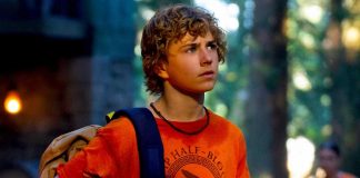 What book is Percy Jackson and the Olympians Season 1 based on? percy-jackson-and-the-olympians walker-scobell-as-percy-