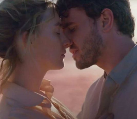 Garth Davis Movie: Where was ‘Foe’ filmed? foe-movie-saoirse-ronan-paul-mescal-kiss-