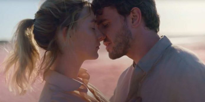 foe-movie-saoirse-ronan-paul-mescal-kiss-