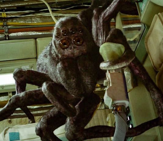 Who Voices a Giant Alien Spider Hanuš in Netflix’s Spaceman? Spaceman-spider Netflix
