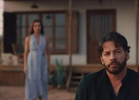 IS NETFLIX’S FIND ME FALLING MOVIE BASED ON A TRUE STORY? Agni Scott and Harry Connick Jr in Find Me Falling 2024