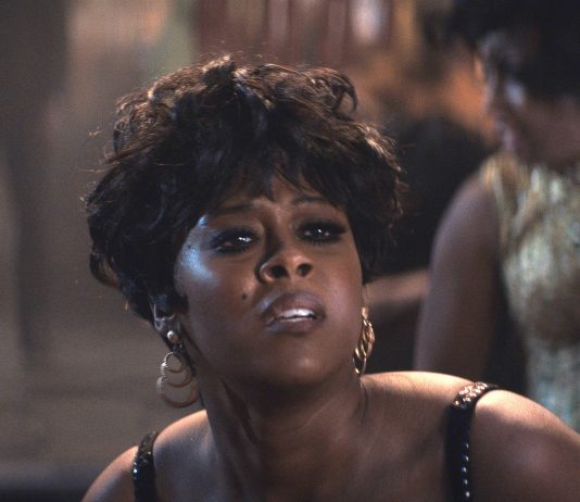 IS LADY IN THE LAKE ON APPLE TV + WORTH WATCHING? Mikey Madison in Lady in the Lake Episode 3