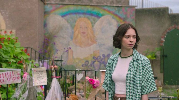 in-a-good-girls-guide-to-murder pip- Emma Myers