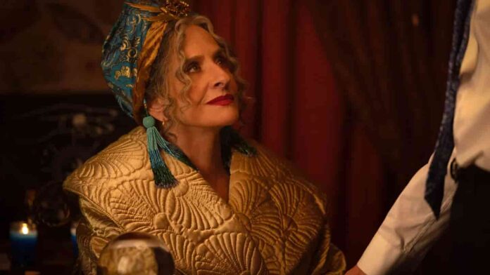 Lilia Calderu (Patti LuPone)