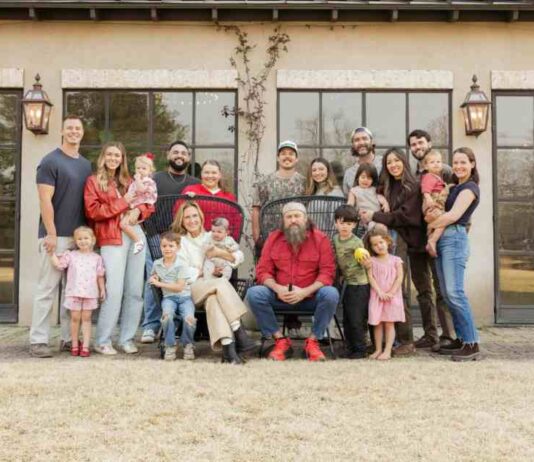 DUCK DYNASTY: THE REVIVAL – WHAT TO EXPECT FROM THE ROBERTSON FAMILY’S COMEBACK Duck Dynasty The Revival-