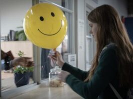 HAPPY FACE EPS 4-