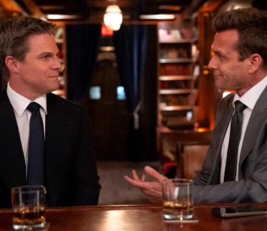 Suits La Season 1 Episode 9 Recap & Ending Explained: Bat Signal 'Suits LA' Episode 9 Stephen Amell as Ted Black, Gabriel Macht as Harvey Specter-compressed