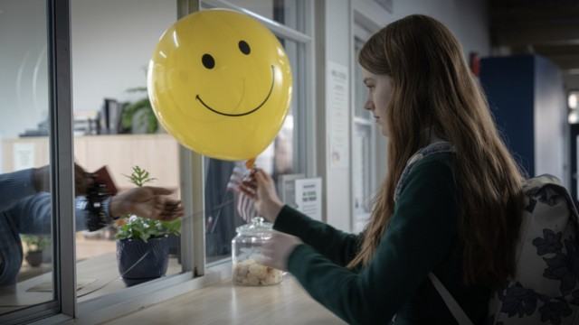 HAPPY FACE EPS 4-
