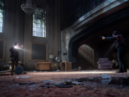 The last of us s2 e4 Isabela Merced as Dina point gun to Bella Ramsey as Ellie