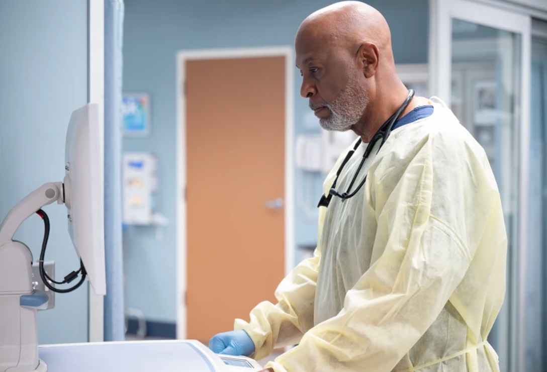 Greys s21e16 JAMES PICKENS JR-compressed