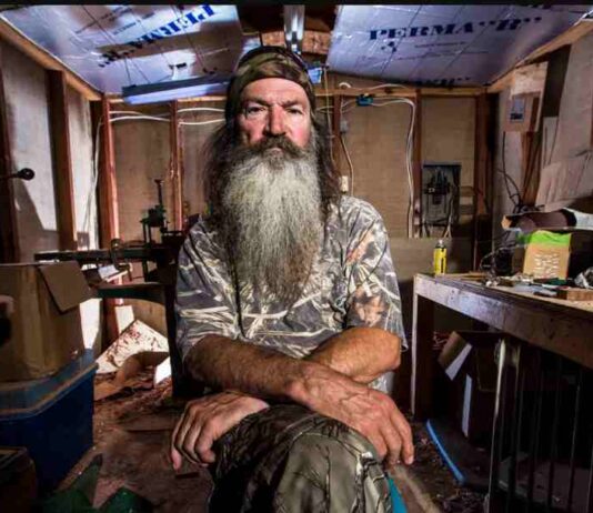 Duck Dynasty Patriarch Phil Robertson Passes Away duck-dynasty- Phill robertson death