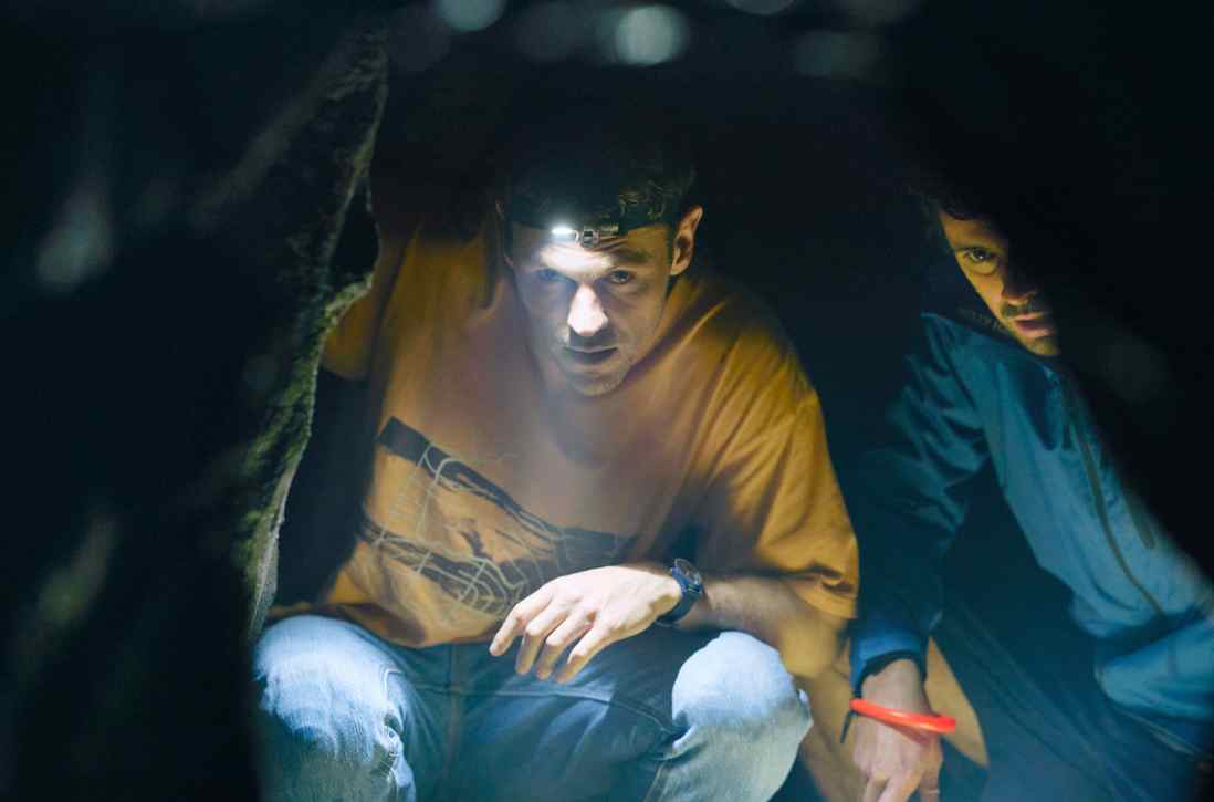 the survivors netflix Charlie Vickers as Kieran and Thom Green as Sean- 